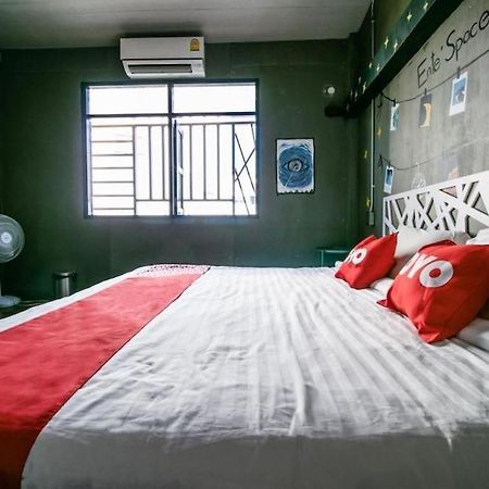 Oyo 505 Ente Space Hostel Bangkok Eksteriør bilde