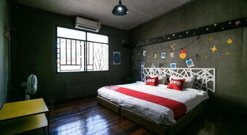 Oyo 505 Ente Space Hostel Bangkok Eksteriør bilde