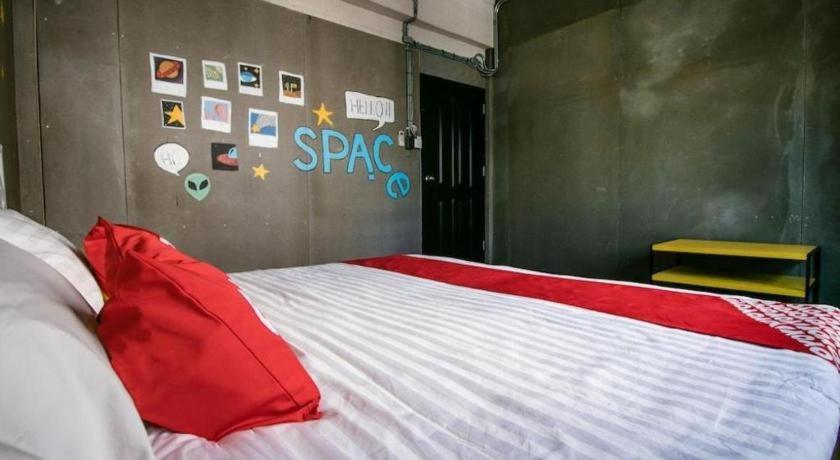 Oyo 505 Ente Space Hostel Bangkok Eksteriør bilde