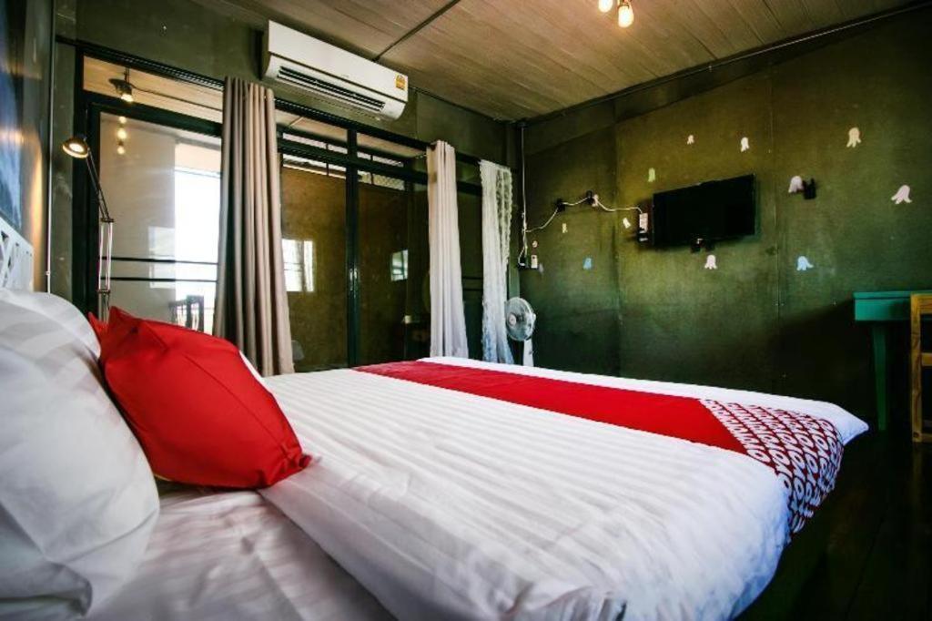 Oyo 505 Ente Space Hostel Bangkok Eksteriør bilde