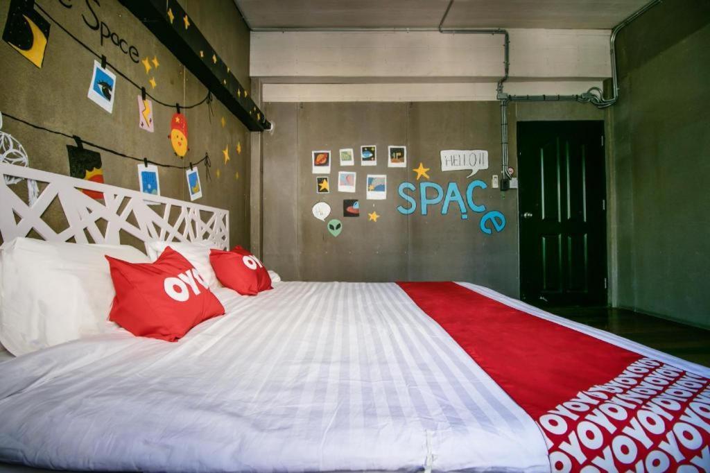 Oyo 505 Ente Space Hostel Bangkok Eksteriør bilde