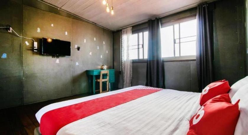 Oyo 505 Ente Space Hostel Bangkok Eksteriør bilde