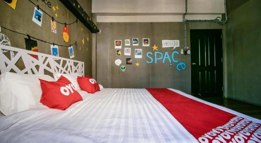 Oyo 505 Ente Space Hostel Bangkok Eksteriør bilde