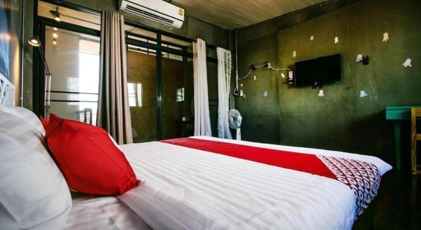 Oyo 505 Ente Space Hostel Bangkok Eksteriør bilde